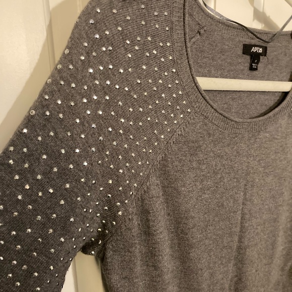 Apt 9 Womens Small Knit Gray Beaded Jeweled Shiny Sweater Top Kohls - Picture 3 of 9